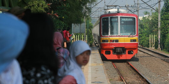 KRL relasi Bekasi-Jakarta Kota anjlok di Stasiun Manggarai