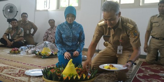 Dapat award tokoh inspiratif, Gubernur Ganjar ngaku tambah beban