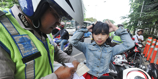 Polisi gelar razia di Jaksel, kena tilang langsung sidang di tempat