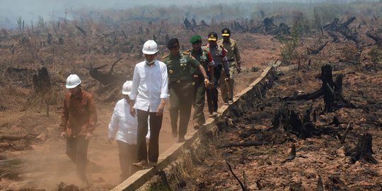 Jokowi pergi ke AS tinggalkan kabut asap demi investasi USD 20,5 M