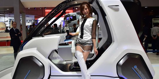 Pesona model-model seksi Jepang hiasi Tokyo Auto Show