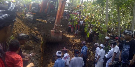 Kerap lihat kejadian aneh, alasan warga bongkar makam diduga eks-PKI