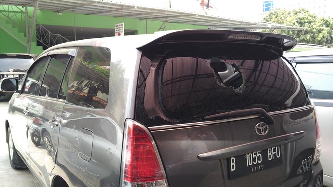 mobil bnn kena tembak