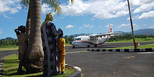 Lampu bandara Jalaluddin mati, Lion & Sriwijaya Air gagal mendarat