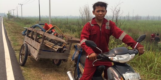 Daniel, relawan muda musuh kebakaran hutan yang serba bisa