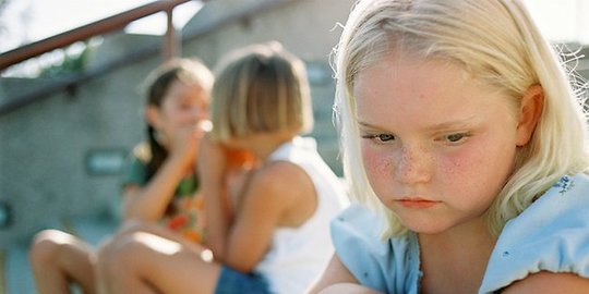Pahami gejala awal kecemasan sosial pada anak