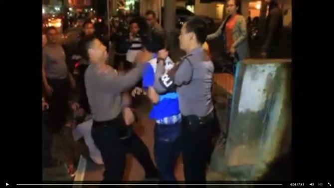 video kekerasan polisi cirebon