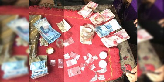 14 Paket sabu disembunyikan pasutri sepuh ini di dapur