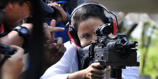 serangan politik rev1