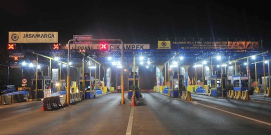 Pengguna Tol Cipularang protes tarif naik padahal jalan banyak rusak