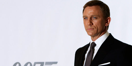 Dianggap bukan terbaik, James Bond tolak pakai smartphone Sony?