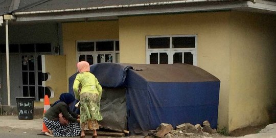 sowan ke mbah fanani minta nomor togel hingga jodoh rev2