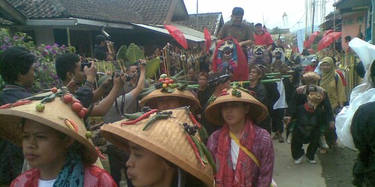 Selain di Spanyol, perang tomat juga ada di Bandung