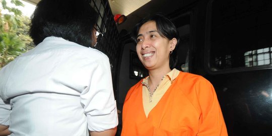 Rinelda Bandaso, sekretaris Dewie Limpo kembali diperiksa KPK