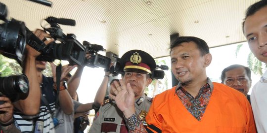 Kasus Gatot, 4 pimpinan DPRD Sumut jadi tersangka kecuali kader PDIP