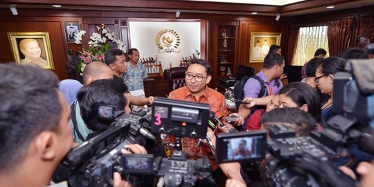 Fadli Zon ikut-ikutan desak Menteri Rini dicopot