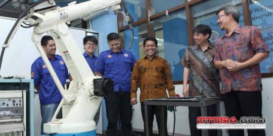 AHM donasikan mesin welding kepada Fakultas Teknik Untar