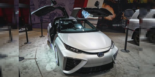 Modifikasi Toyota Mirai di SEMA Show 2015 bikin melongo!