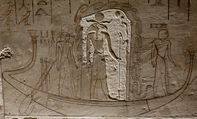 makam kuno firaun horemheb di luxor mesir