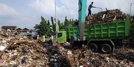 Ahok pertimbangkan buang sampah DKI ke Bogor