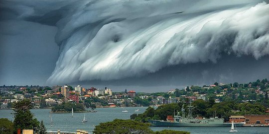 Ini fenomena badai awan mirip tsunami di Sydney yang bikin heboh