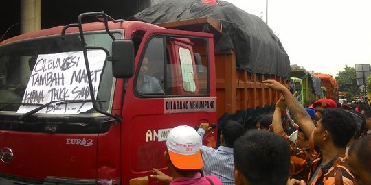 700 Personel gabungan diturunkan kawal truk sampah DKI