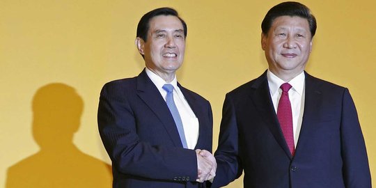 Jabat tangan paling bersejarah untuk China dan Taiwan