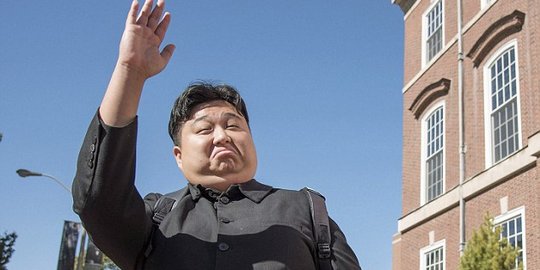 Heboh, 'Kim Jong Un' naik kereta di AS