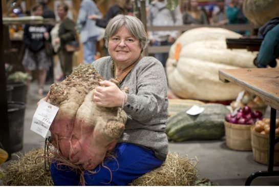 sayuran raksasa di royal agricultural winter fair kanada
