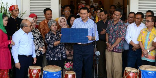 Ahok soal pemotor meneduh didenda Rp 250 ribu: Tanya polisi saja deh