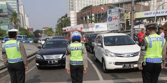 Peringati Hari Pahlawan, polisi ajak pengendara heningkan cipta