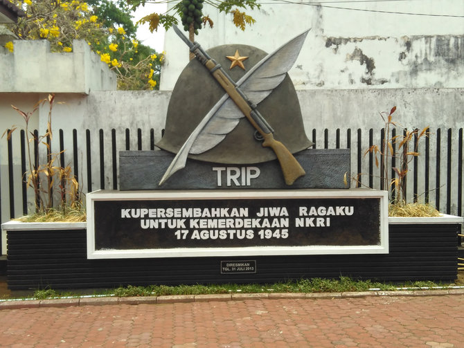 makam dan monumen pahlawan trip malang