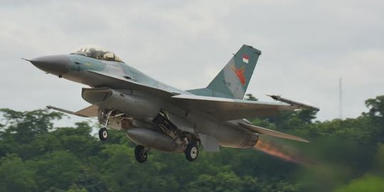 Laut China Selatan memanas, F-16 dan Hawk milik TNI rutin patroli