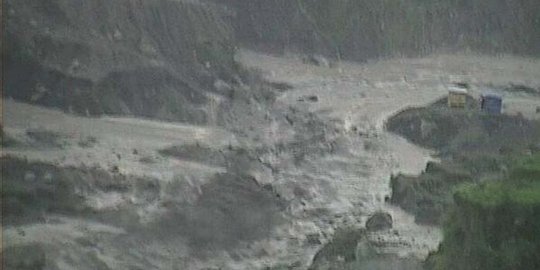 Hujan lebat guyur Yogyakarta picu terjadinya banjir lahar Merapi