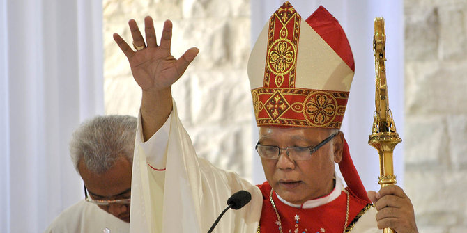 Uskup Agung Semarang Mgr. Johannes Pujasumarta berpulang
