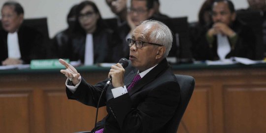 Beri panitera PTUN Medan USD 1.000, OC Kaligis sebut untuk keluarga