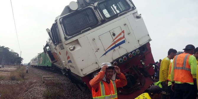 Ini kondisi KA Argo Bromo Anggrek usai tabrak truk dan anjlok