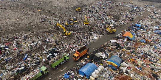 Pandangan udara TPST Bantargebang kembali aktif