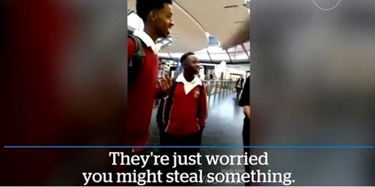[Video] Aksi rasis pegawai toko Apple usir remaja kulit hitam