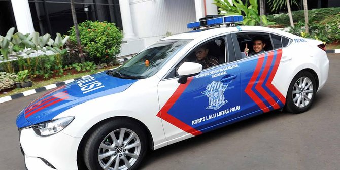 Ini mobil dinas Menteri Yuddy Chrisnandi