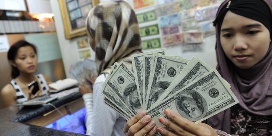 Rupiah dibuka melemah 26 poin ke Rp 13.623 per USD