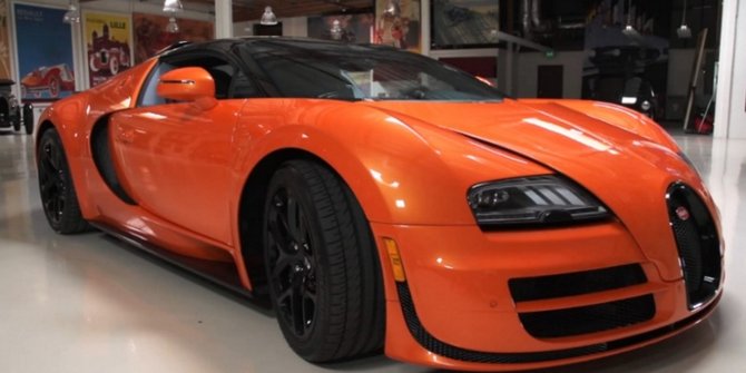 7 Mobil  Bugatti  super  mewah milik selebriti ternama 