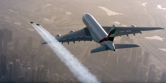 Dubai bayar Rp 2,7 M untuk manusia jet padamkan kebakaran gedung