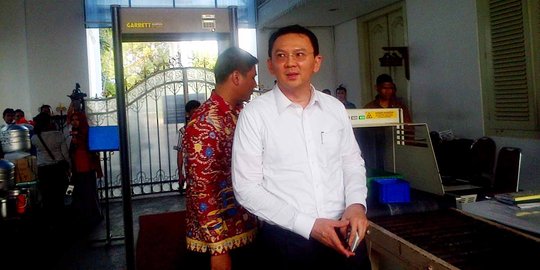 Ketika Ahok berlindung di belakang Jokowi buat atasi sampah