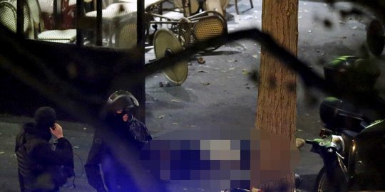 Video ini rekam suasana adu tembak polisi Paris lawan teroris