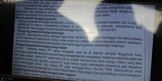 Mendikbud akan hukum pembuat LKS 'ibu boleh jadi pelacur' di Malang