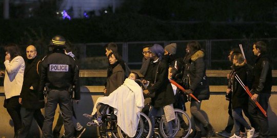 penonton konser di paris saat diserbu teroris