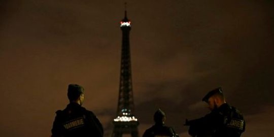 Prancis berduka, lampu Menara Eiffel dipadamkan