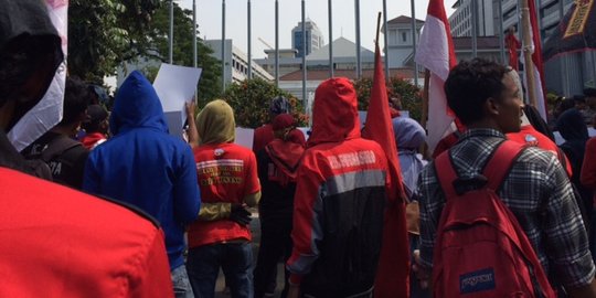 Pasangan Rogi-Daud gugur di Pilkada, ratusan pendukung geruduk KPU