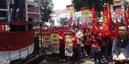 Buruh tak puas UMK Bandung 2016 hanya Rp 2,6 juta